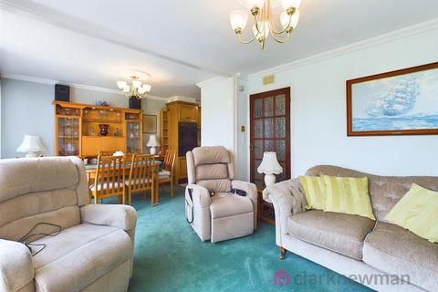 25 Five Acres, Harlow, CM18 6UY