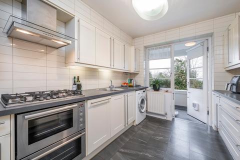 2 bedroom flat for sale, Exeter House, Putney Heath, London