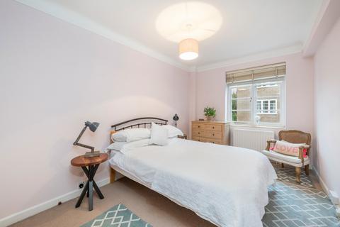 2 bedroom flat for sale, Exeter House, Putney Heath, London