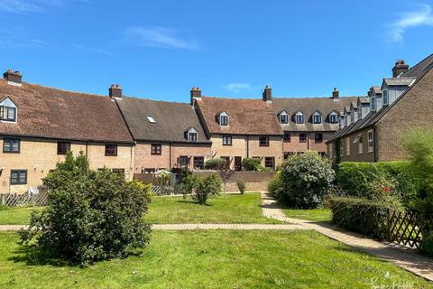 4 bedroom terraced house for sale, Redshank Way, Newport