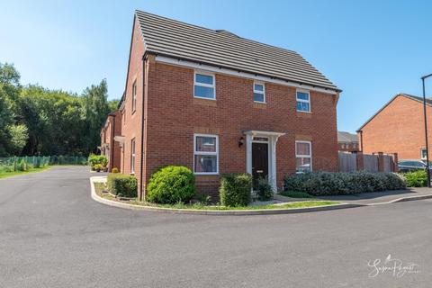 3 bedroom semi-detached house for sale, Squirrel Close, Newport