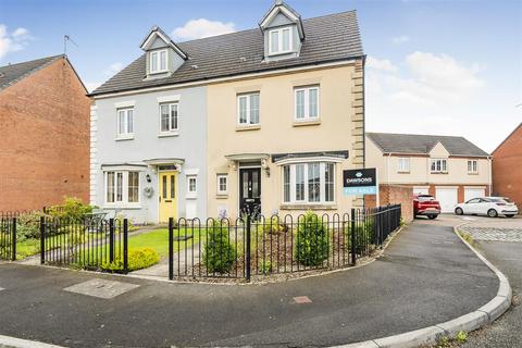 4 bedroom townhouse for sale, Glan Yr Afon, Gorseinon, Swansea