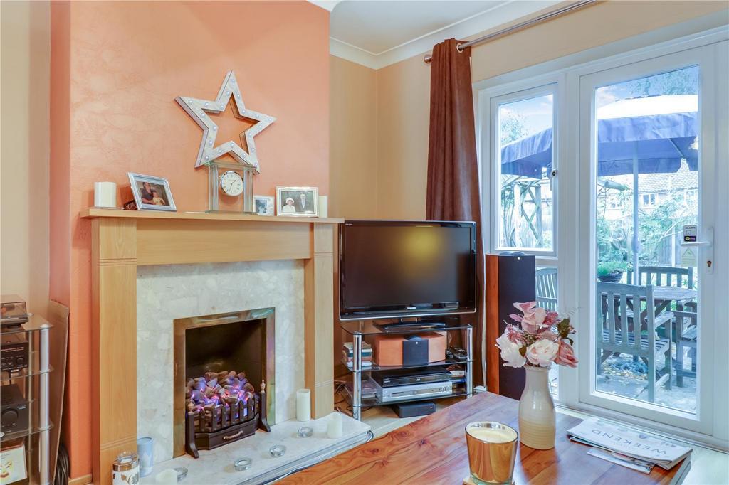 Living room 2.jpg