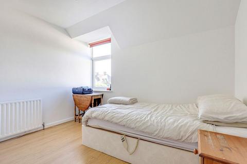 6 Caillard Road, Byfleet, West Byfleet, KT14 7JB