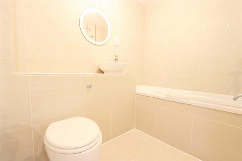 2 bedroom flat to rent, Kirkland Drive, Enfield, EN2