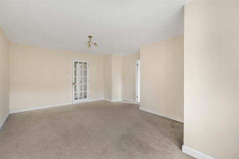 2 bedroom flat to rent, Kirkland Drive, Enfield, EN2