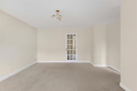 2 bedroom flat to rent, Kirkland Drive, Enfield, EN2