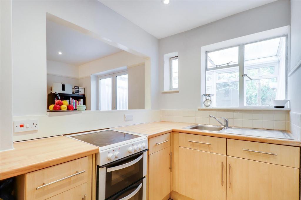 Kitchen 2.jpg