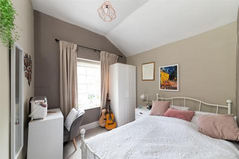 13 High Street, Woodstock, OX20 1TE