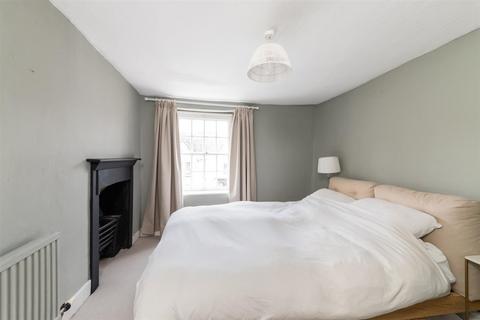 13 High Street, Woodstock, OX20 1TE
