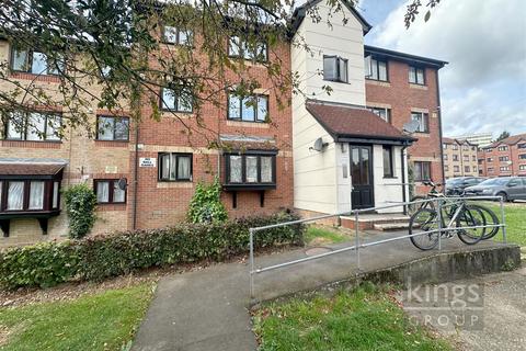 Studio for sale, Magpie Close, Enfield