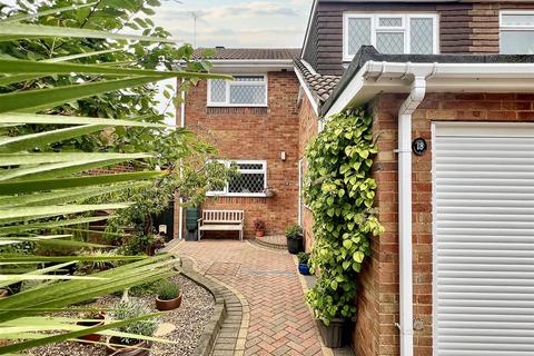 3 bedroom semi-detached house for sale, St. Pauls Close, Eastbourne