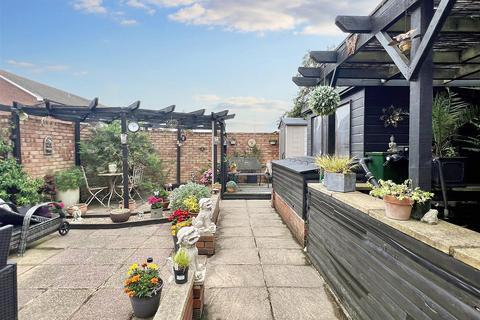3 bedroom semi-detached house for sale, St. Pauls Close, Eastbourne