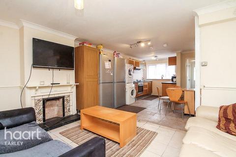undefined, Howth Drive, Reading
