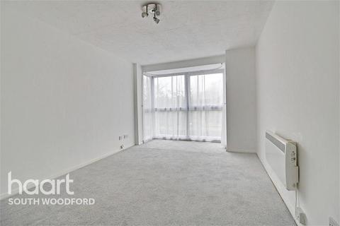 2 bedroom flat to rent, Hollybush Hill, Snaresbrook, E11