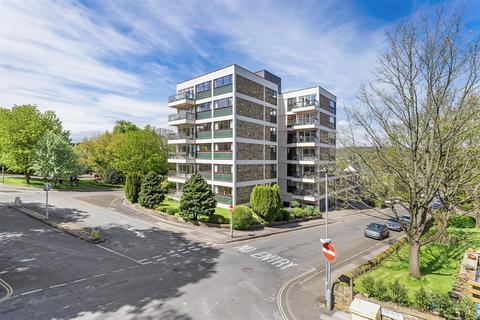 2 bedroom apartment for sale, Wells Promenade, Ilkley LS29