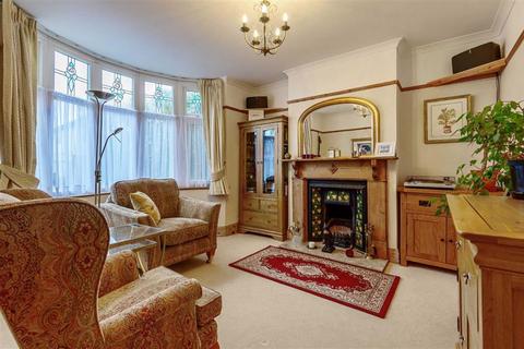 227 Castle Road, Bedford, MK40 3UB