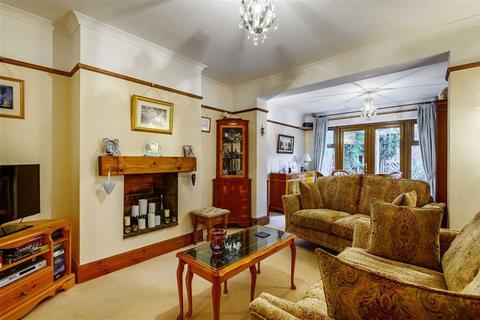 227 Castle Road, Bedford, MK40 3UB