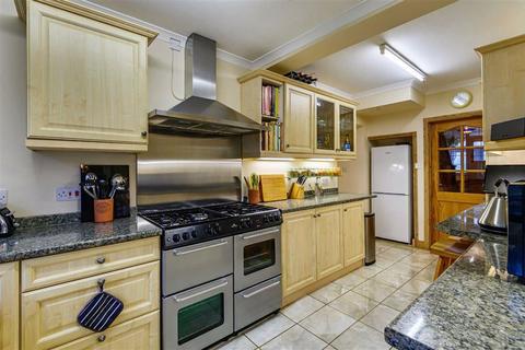 227 Castle Road, Bedford, MK40 3UB