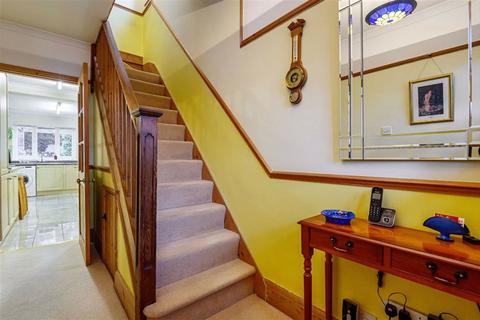 227 Castle Road, Bedford, MK40 3UB