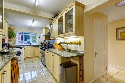 227 Castle Road, Bedford, MK40 3UB