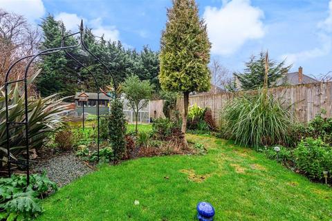 227 Castle Road, Bedford, MK40 3UB