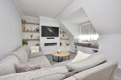 2 bedroom flat for sale, Blakes Way, Eastbourne