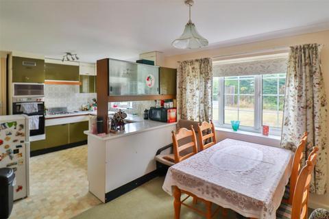 4 bedroom detached house for sale, Ann Beaumont Way, Hadleigh, IP7