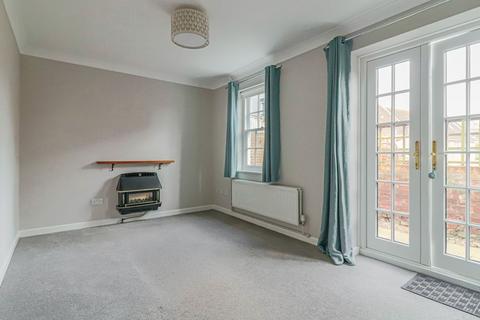 2 bedroom end of terrace house for sale, White Lion Court, Hadleigh, IP7