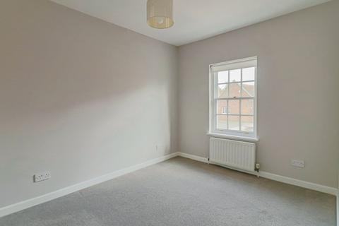 2 bedroom end of terrace house for sale, White Lion Court, Hadleigh, IP7