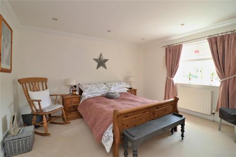 4 bedroom link detached house for sale, Joseph Close, Hadleigh, IP7