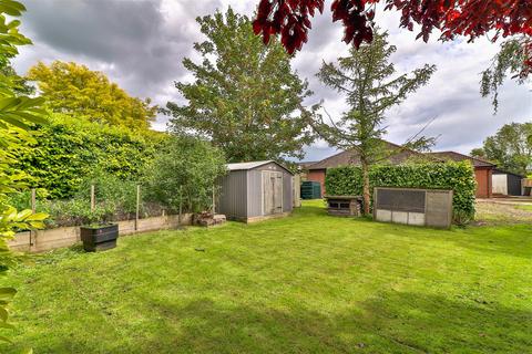 3 bedroom detached bungalow for sale, The Causeway, Hitcham