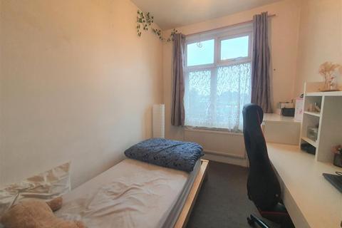 2 bedroom flat to rent, Pinner Road, Harrow