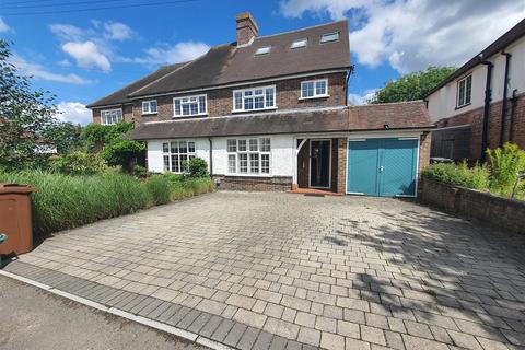 5 bedroom semi-detached house to rent, Daryngton Drive, Guildford