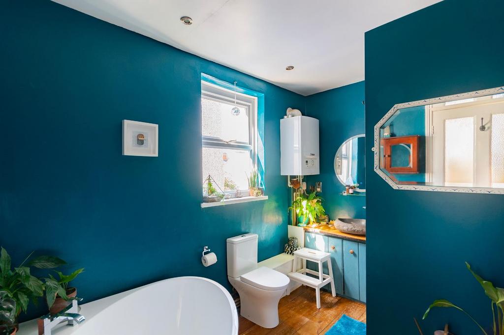5 SC4 TN - Bathroom C.jpg