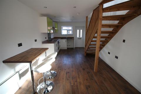 1 bedroom barn conversion to rent, Barnet Lane, Elstree, Borehamwood