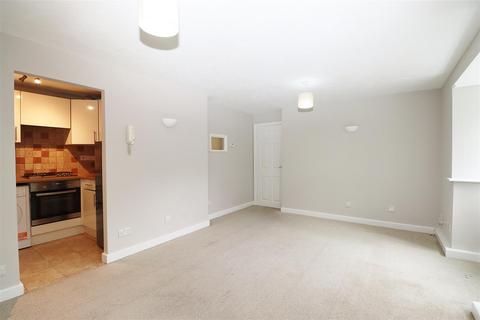 undefined, Watling Stret, Radlett