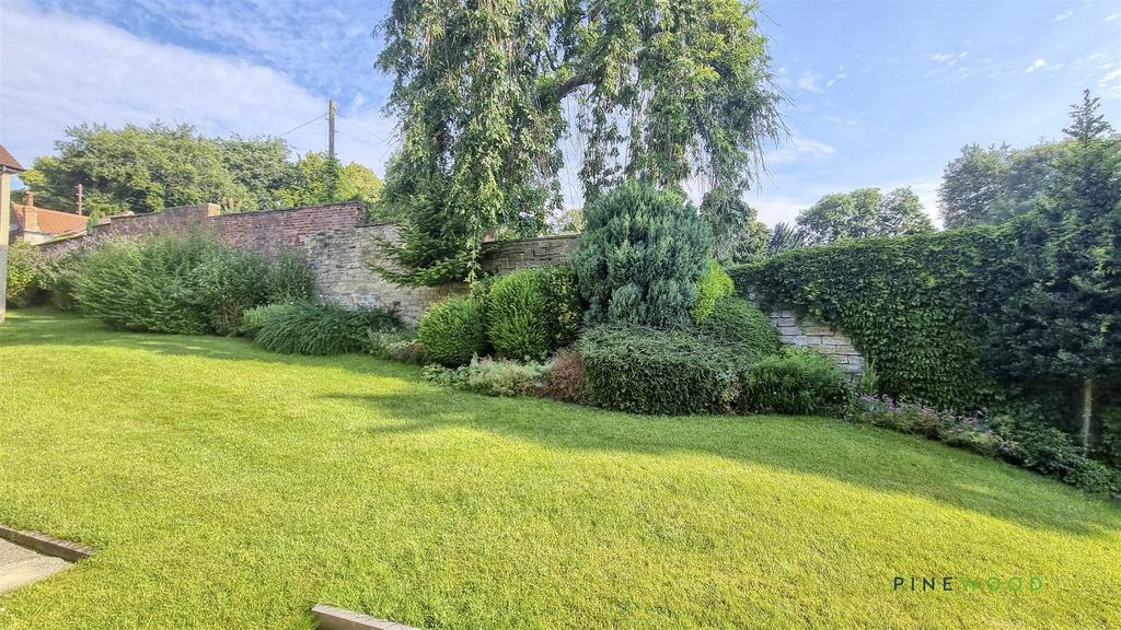 Communal Rear Garden