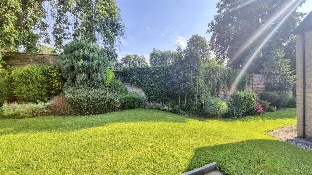 Communal Rear Garden