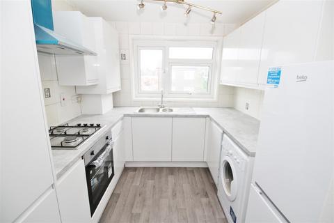 1 bedroom flat to rent, Gullet Wood Road, Watford