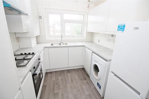 1 bedroom flat to rent, Gullet Wood Road, Watford