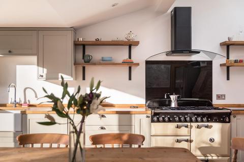 3, Old School House Perry Hill, Worplesdon, Guildford, GU3 3QZ