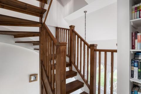 3, Old School House Perry Hill, Worplesdon, Guildford, GU3 3QZ