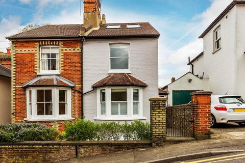 14 Cheselden Road, Guildford, GU1 3SB