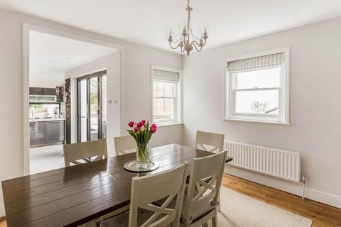 14 Cheselden Road, Guildford, GU1 3SB