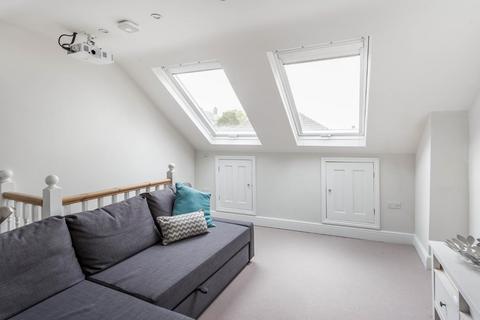 14 Cheselden Road, Guildford, GU1 3SB