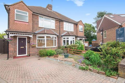 13 Manor Crescent, Guildford, GU2 9NF
