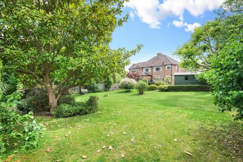 13 Manor Crescent, Guildford, GU2 9NF