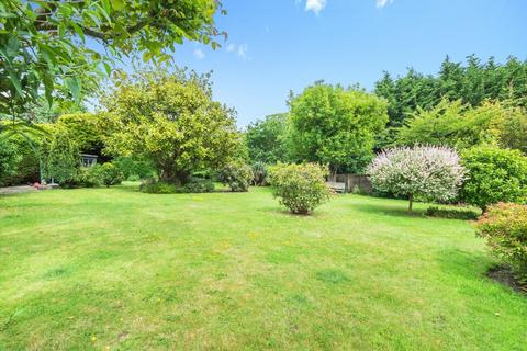 13 Manor Crescent, Guildford, GU2 9NF
