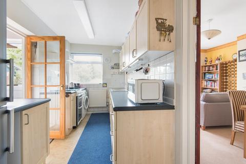 13 Manor Crescent, Guildford, GU2 9NF
